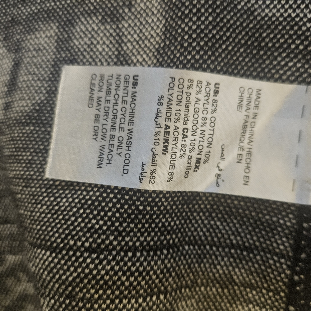 Chicos Floral Print Structured Jacquard Cardigan. Size 1 - Picture 3 of 7